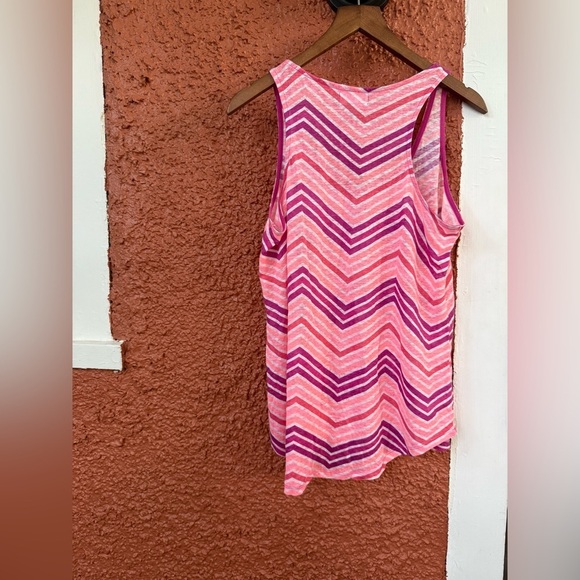 JCP 100% Linen Chevron Print Women's Tank Top Sz Medium Lightweight Pink Purple - Picture 3 of 3